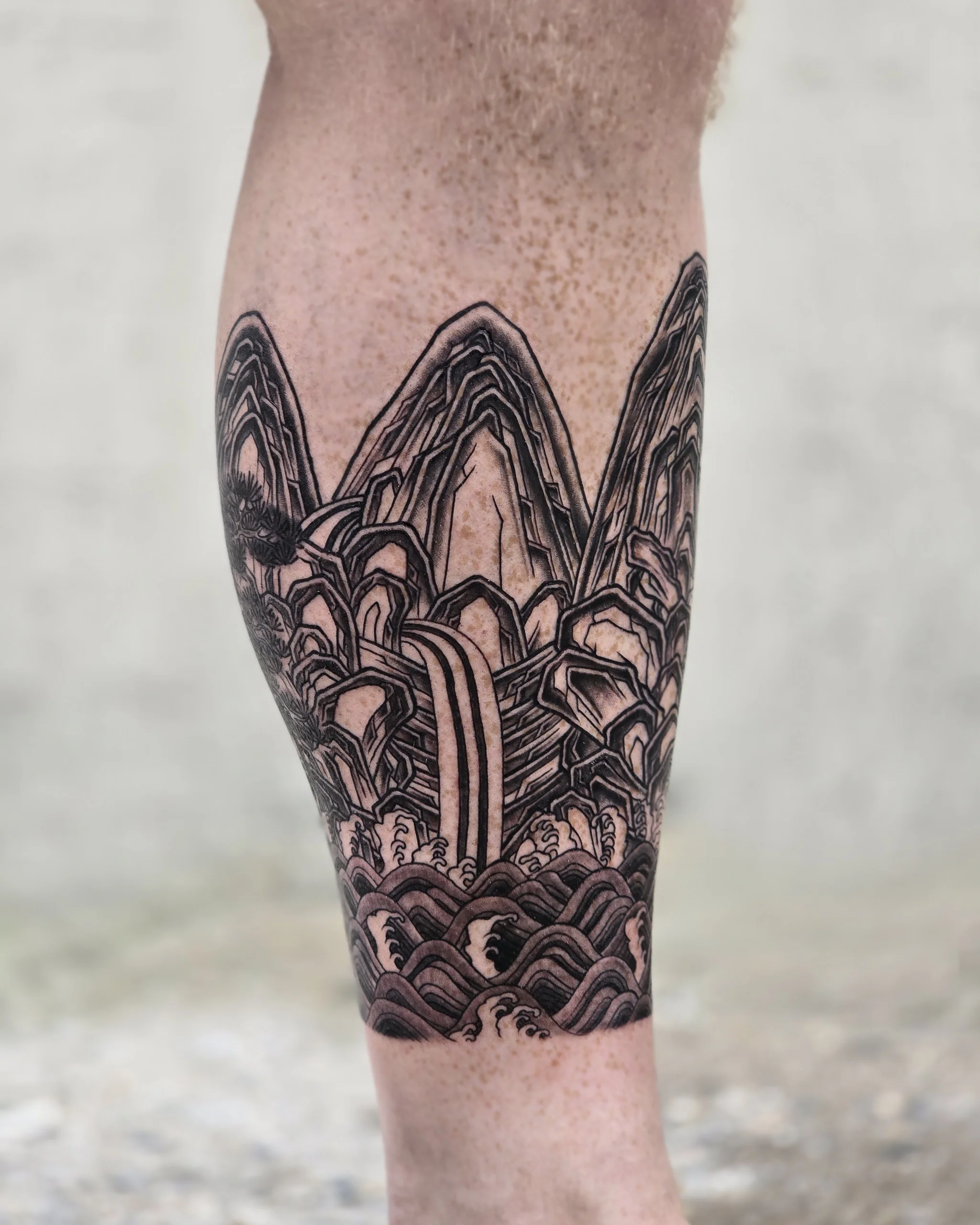 Five Peaks Landscape — Korean traditional tattoo by Onsil, on the skin